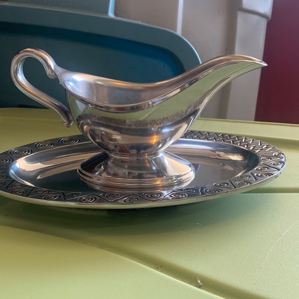 Wilton Armetale Reggae Gravy Boat New in box!